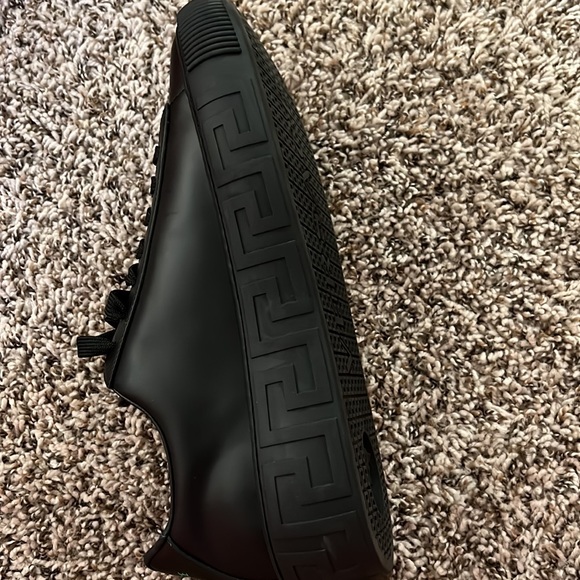 Versace leather sneaker size 43.5